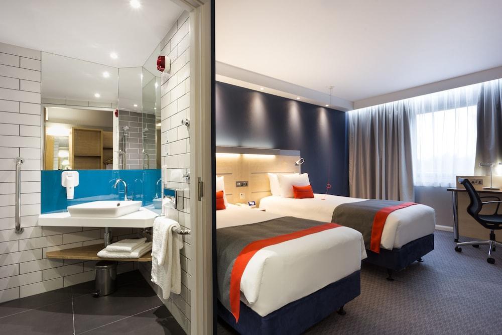 Holiday Inn Express London - Watford Junction By Ihg Esterno foto