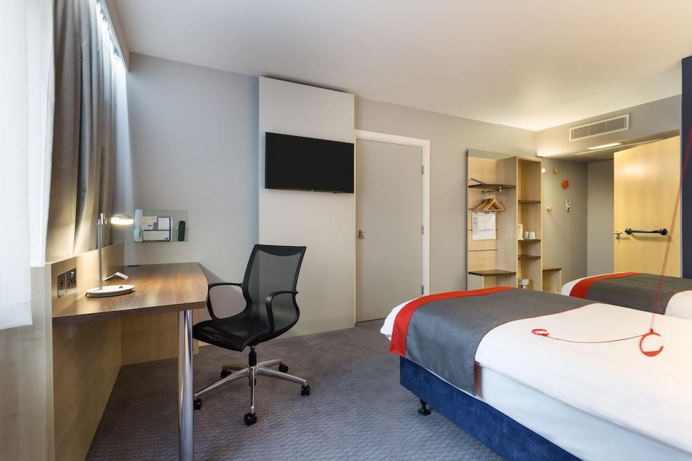 Holiday Inn Express London - Watford Junction By Ihg Esterno foto