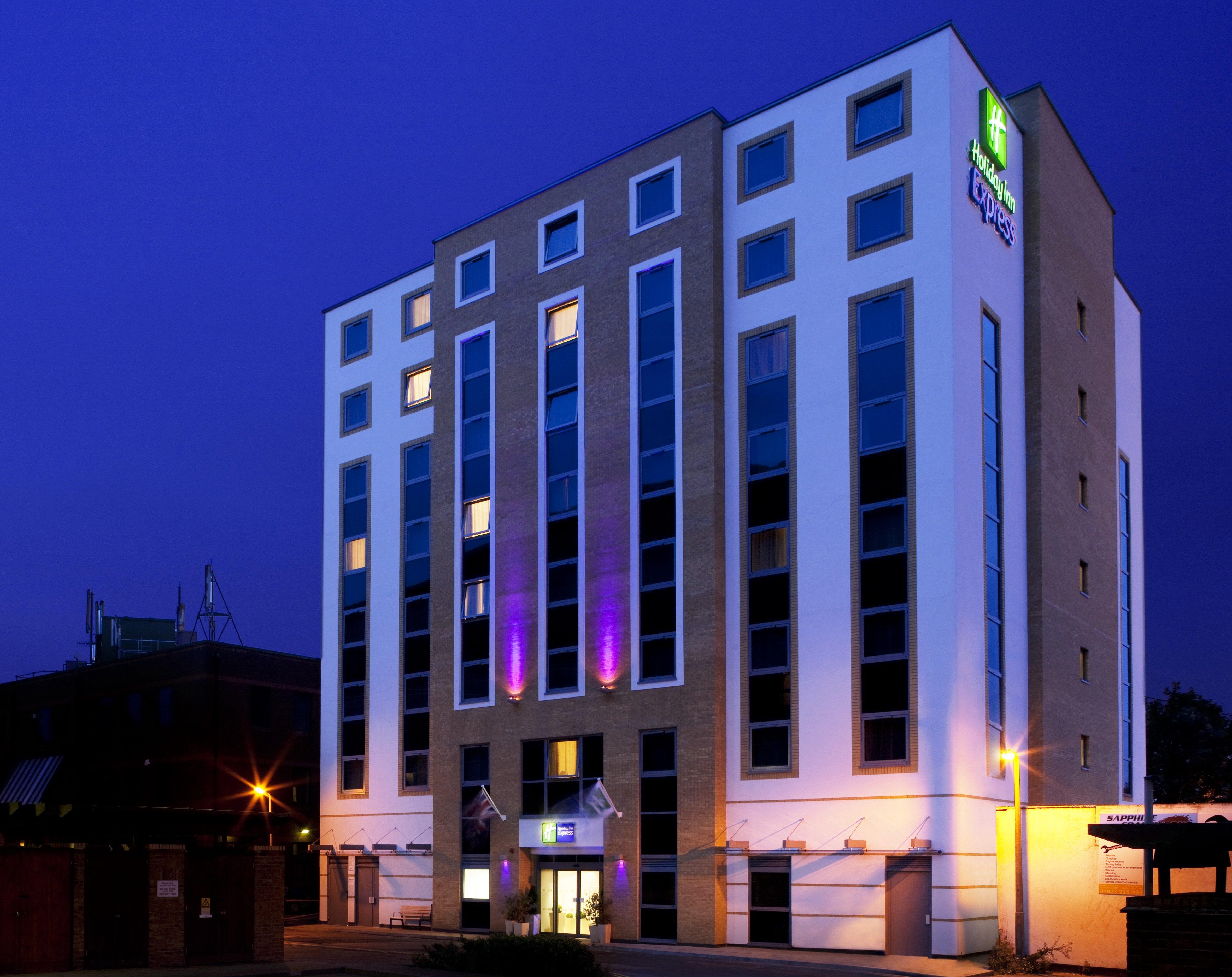 Holiday Inn Express London - Watford Junction By Ihg Esterno foto